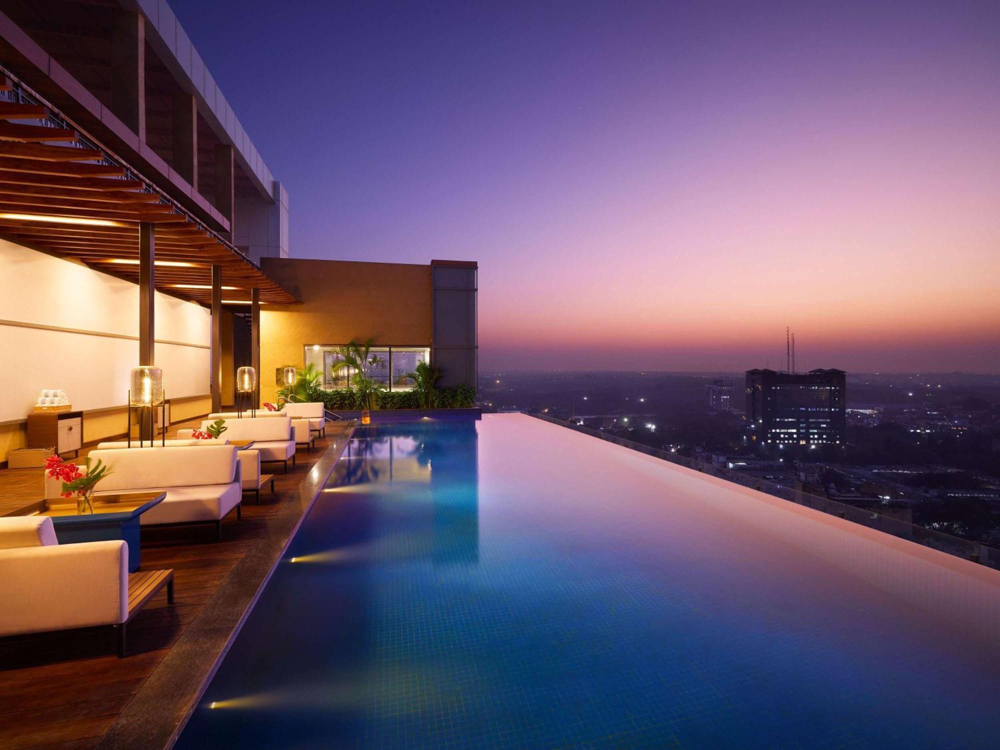 Novotel New Delhi City Centre Exterior foto